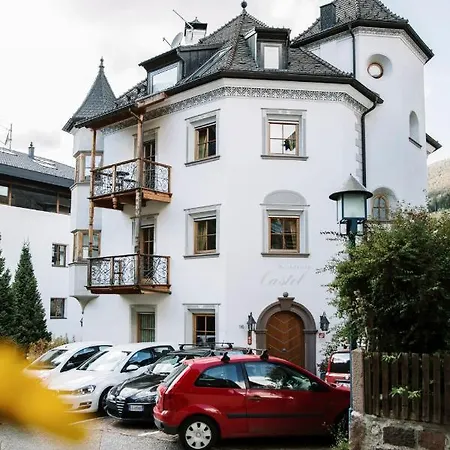 Castel Apartment *